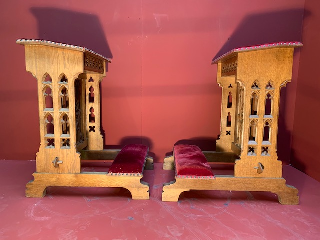 Pair Gothic - style Kneelers