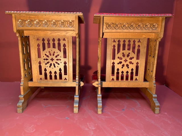 Pair Gothic - style Kneelers