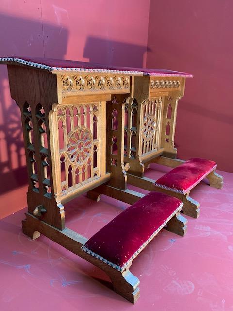 Pair Gothic - style Kneelers