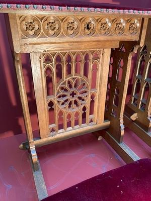 Kneelers style Gothic - style en Oak / Red Velvet, Belgium 19th century