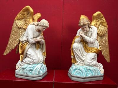 Pair Gothic - Style Kneeling Angels