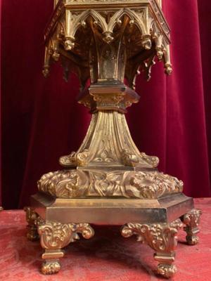 Large Exceptional Reliquaries style Gothic - style en Bronze / Gilt / Glass, France 19 th century ( Anno 1860 )