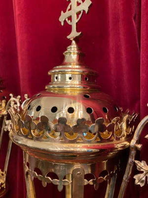 Large Matching Lanterns style Gothic - style en Brass / Bronze / Polished and Varnished, Belgium  19 th century ( Anno 1890 )