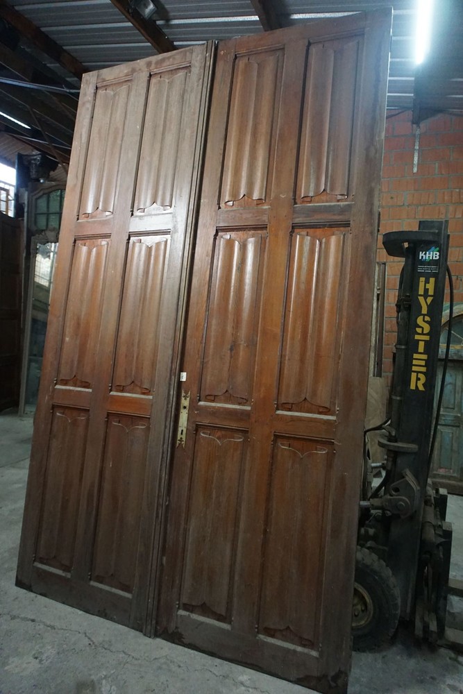 Pair Gothic - style Lindefold Panel Double Face Doors