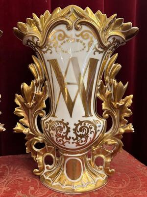 Marian - Altar -Vases style Gothic - Style en High - Quality Porcelain Hand - Gilt, Flemish   19 th century ( Anno 1865 )