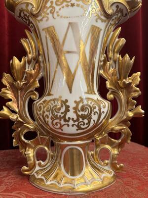 Marian - Altar -Vases style Gothic - Style en High - Quality Porcelain Hand - Gilt, Flemish   19 th century ( Anno 1865 )