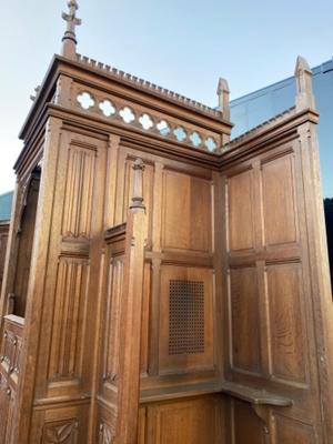 Matching Confessionals style Gothic - style en Oak wood, Belgium 19 th century ( Anno 1885 )