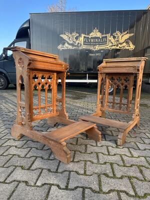 Matching Kneelers style Gothic - Style en Oak wood, Belgium  19 th century