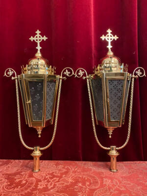 Matching Lanterns style Gothic - style en Brass / Bronze / Polished and Varnished, Belgium  19 th century ( Anno 1890 )