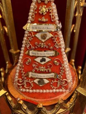 Pair Of Stunning Relic-Holders With Each  12 Relics Inside style Gothic - Style en Brass / Bronze / Gilt / Enamel / Glass , France 19th century ( anno 1875 )