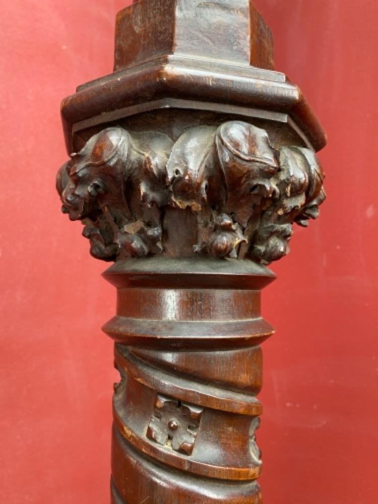 Pair Gothic - style Pilons