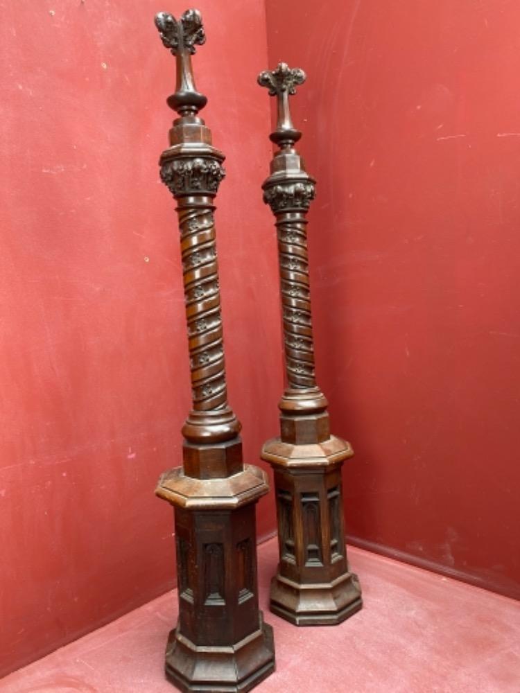 Pair Gothic - style Pilons
