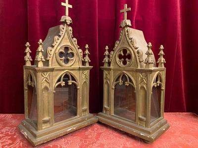 Reliquaries style Gothic - style en Wood Polychrome / Glass, France 19 th century ( Anno 1850 )