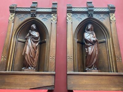 Matching Solid Oak Niches Fully Hand-Carved Sculptures Of St. Mary & St. John style Gothic - style / Romanesque en Oak Wood, France 19 th century ( Anno 1875 )