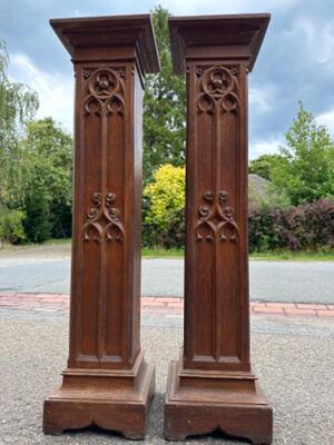 Statue Stands style Gothic - Style en Oak wood, Belgium  19 th century ( Anno 1885 )