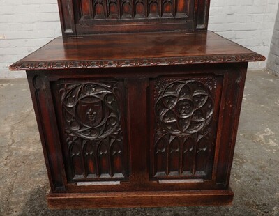 Throne Chairs  style Gothic - Style en Oak Wood, France 19 th century