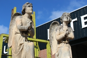 Handcarved Sandstone Angels en Sandstone, France 19th century