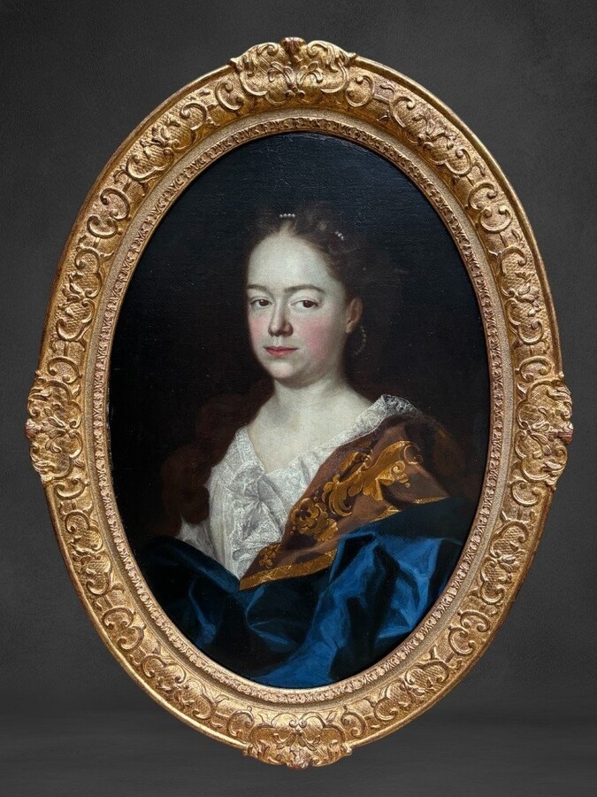Pair Of 18th Century Noble Oval Portrait Paintings. Oil On Canvas