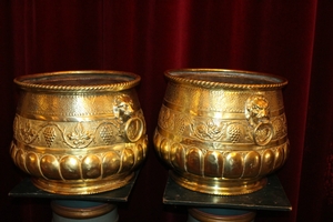 Matching Altar - Flower - Pots en Brass, Belgium 19th century
