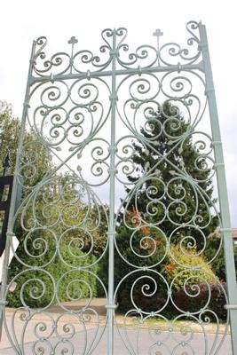 Pair Of Matching Green Coloured Baptistery Entrance Gates / Measurements Of 1 Piece en Hand forged - iron , Belgium 19th century