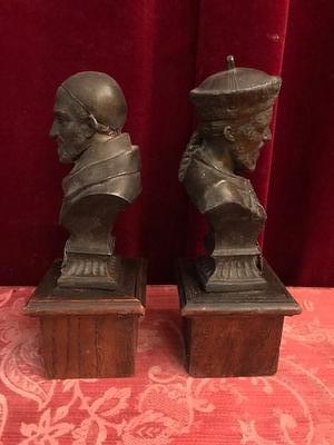 Pair Reliquary – Busts  /  St. Vincentius A Paulo  And Jean Gabriel Perboyre en ZINC / ZAMAC / WOOD, Belgium 19th century