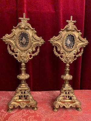 Reliquaries Main Relics : St. Prosperus & St. Chritina Ex Ossibus. Multiple Relics Arround. style Rococo en Bronze / Gilt , France 19th century ( anno 1870 )