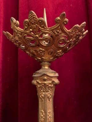 Candle Sticks Measures Without Pin style Romanesque en Bronze / Gilt, France 19 th century