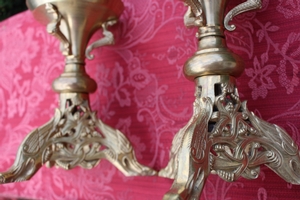 Candle Sticks Measures Without Pin style Romanesque en Bronze / Gilt, France 19th century