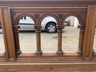 Communion Rails Total Lenght : 512 Cm. style Romanesque en Oak wood, Belgium 19th century