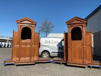 Confessionals style Romanesque en Oak Wood, Belgium 19th century