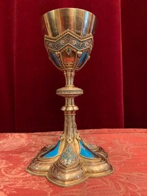 Promanesque-Style Full Silver/Gilt Chalice & Ciborium, Richly Enamelled, With Paten, In Very Good Condition, No Dents Or Cracks. style Romanesque en full silver / enamel medalions, France 19th century ( anno 1865 )