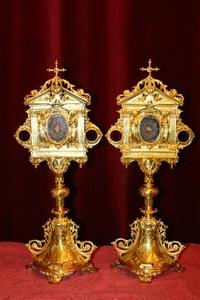 Reliquaries. Ex Ossibus Unknown Saints. style Romanesque en Bronze / Polished and Varnished, France 19th century / Relics inside 18th century