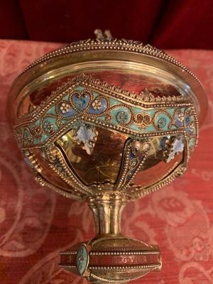 Romanesque-Style Full Silver/Gilt Chalice & Ciborium, Richly Enamelled, With Paten, In Very Good Condition style Romanesque en full silver / enamel medalions, France 19th century ( anno 1865 )