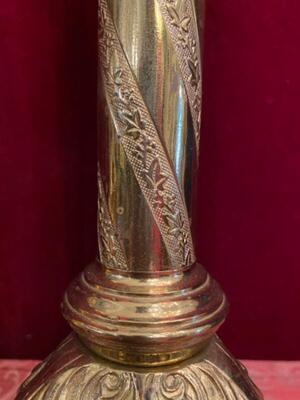 Candle Sticks Measures Without Pin style Romanesque - Style en Bronze Gilt, France 19 th century ( Anno 1890 )