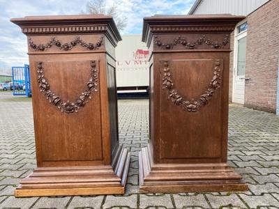 Statue Stands en Oak wood, Belgium 19 th century