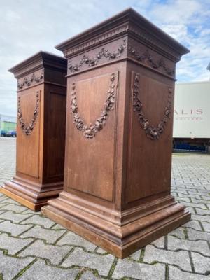 Statue Stands en Oak wood, Belgium 19 th century