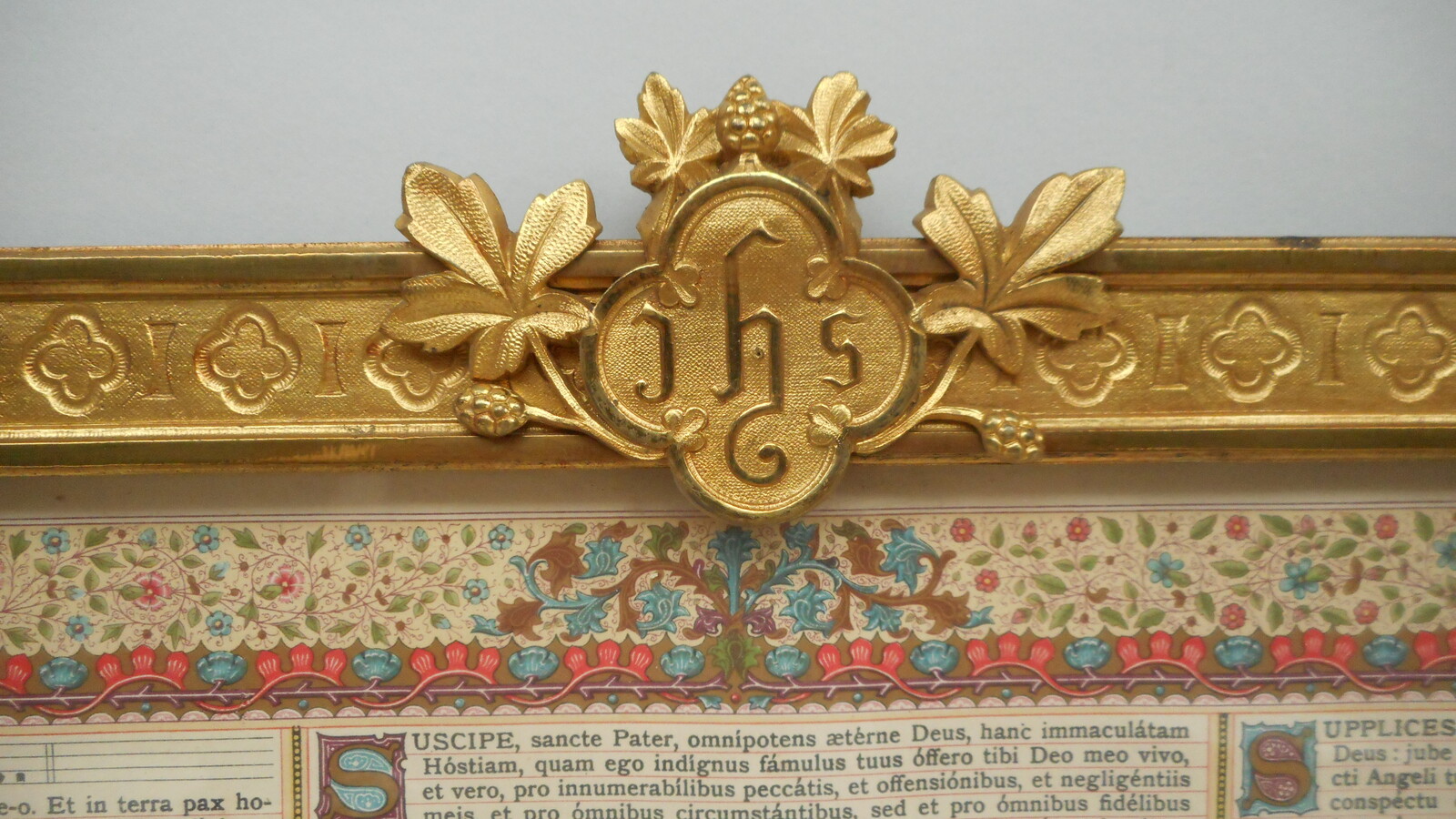 Set  Canon Boards Measurements : 1 X 62 W X 45 H Cm. 2 X 40 W  X 30 H Cm.