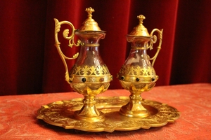 Cruets en Brass / Bronze / Gilt / Glass, France 19th century