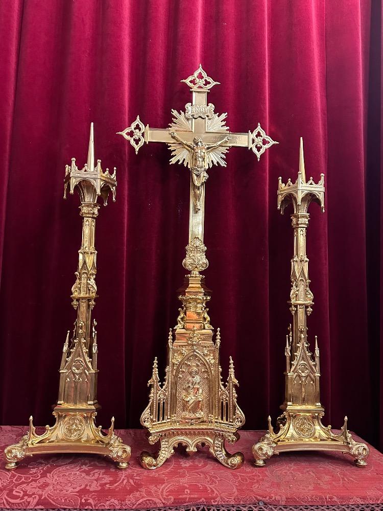 Set Gothic - Style Candle Holders With Cross