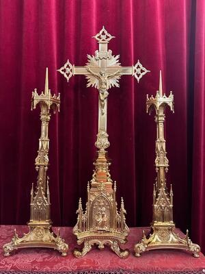Set Gothic - Style Candle Holders With Cross