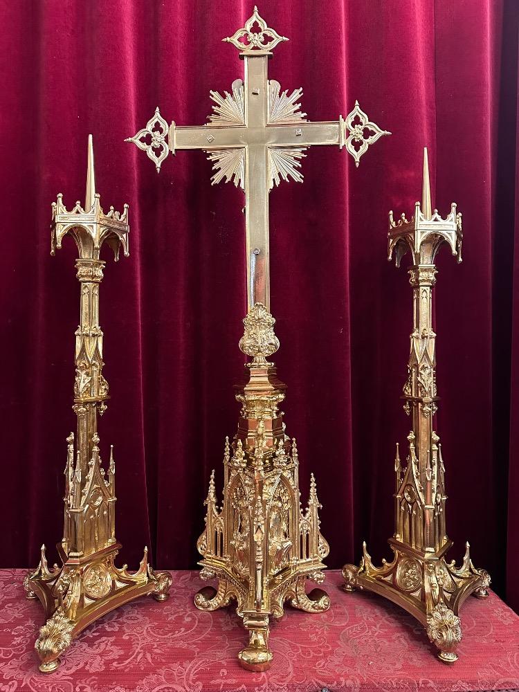Set Gothic - Style Candle Holders With Cross