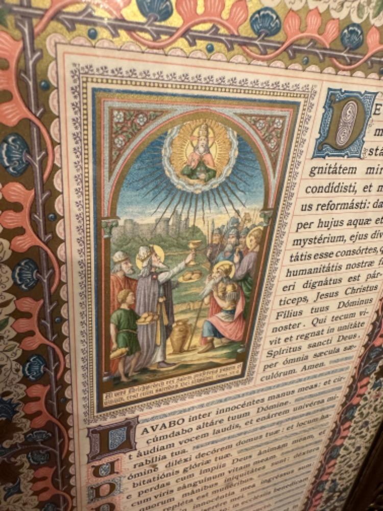 Set Gothic - Style Canon Boards Measurements : 1 X 63 W X 45 H Cm. 2 X 35 W  X 45 H Cm.