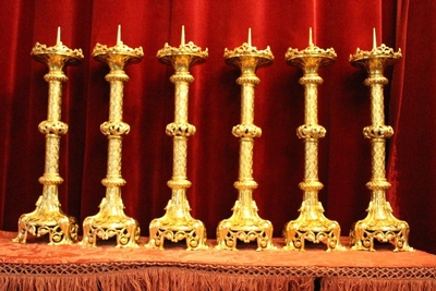 6 Matching Candle Sticks Measures Without Pin. style Romanesque en Bronze / Polished and Varnished, France 19th century ( anno 1880 )