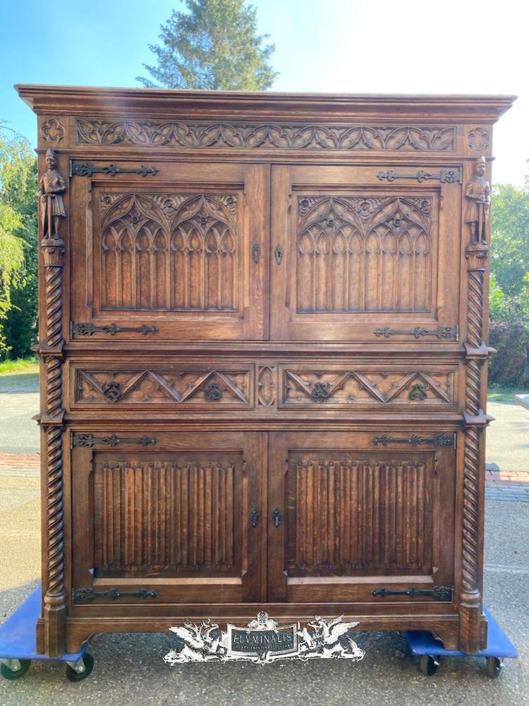 1 Gothic style Tables & Seats & & Benches & Gothic