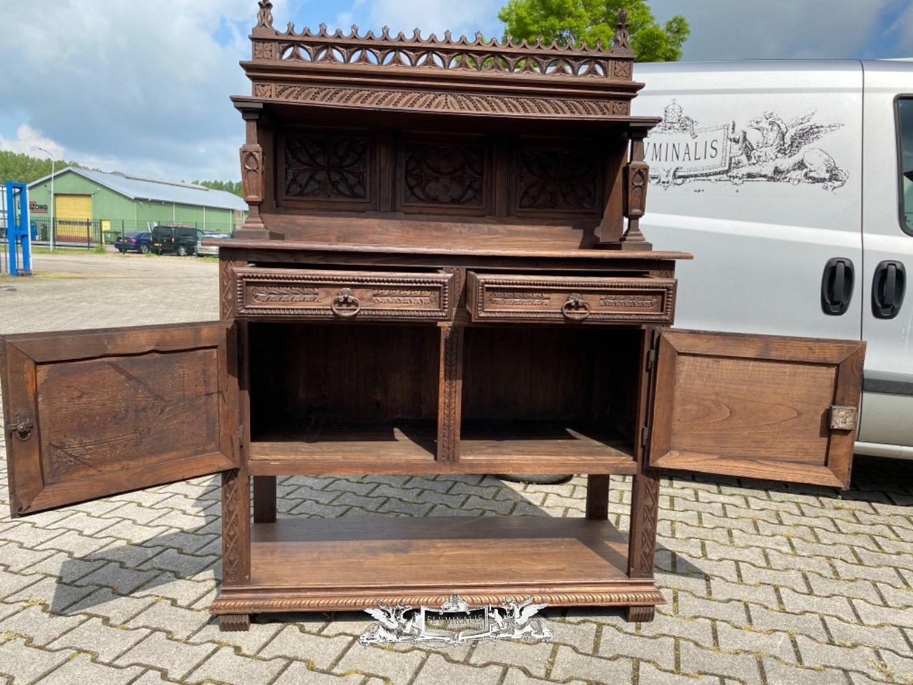 1 Gothic style / Dresser Tables & Seats &