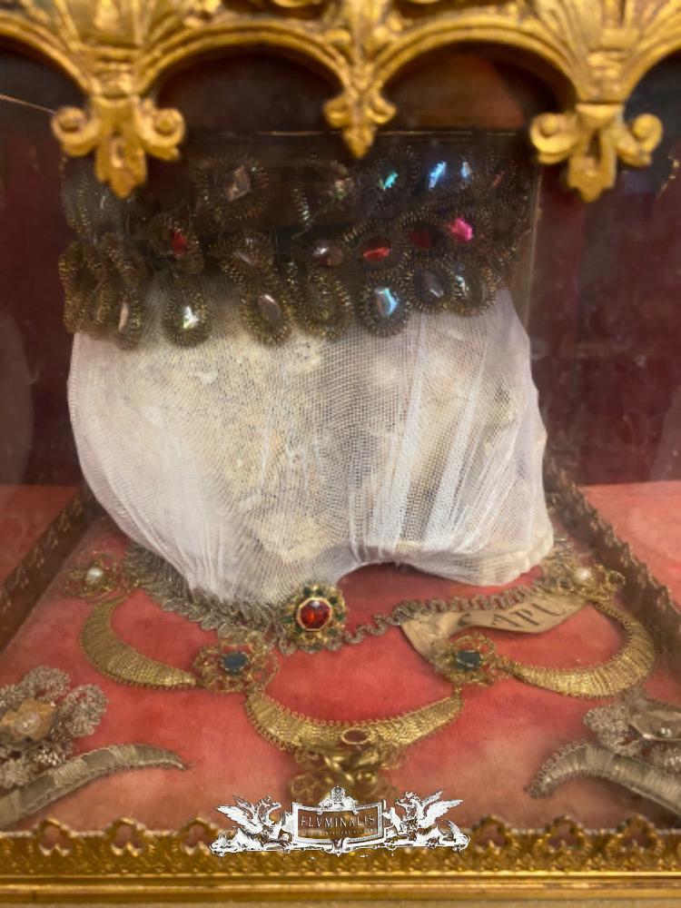 1 Gothic style Reliquary Relic Caput ( Skull ) St. Urbani M